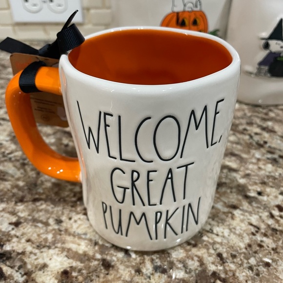 NWT Rae Dunn It’s great pumpkin Charlie Brown Peanuts Mug - Picture 2 of 2